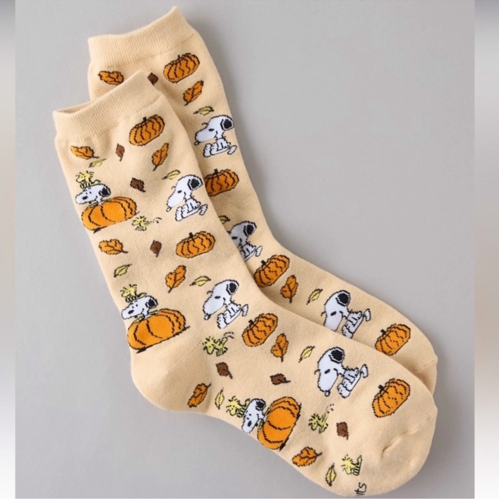 American Eagle AE x Peanuts Fall socks